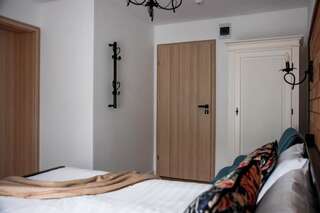 Гостевой дом Chalet Mugure de Brad Фунду Молдовей Улучшенный номер с кроватью размера «king-size»-6