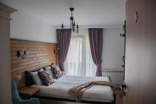 Гостевой дом Chalet Mugure de Brad Фунду Молдовей Улучшенный номер с кроватью размера «king-size»-24